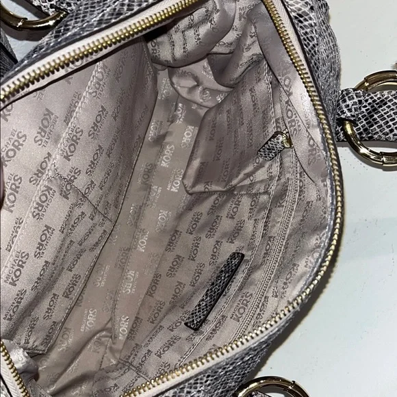 Michael Kors Black and Gray Snake Skin Shoulder Bag - Picture 6 of 11